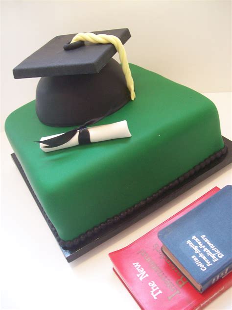 Graduation Cake 349 Temptation Cakes Temptation Cakes