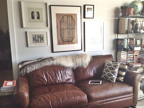 30 Decorating Ideas For Blank Wall Behind Couch 16 Earthyhomedecor