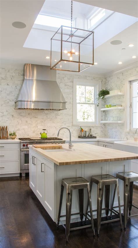 Marble backsplash ideas, elegant white and gray swirls, you won't regret this elegant addition to your kitchen anytime soon. 31+ ( Luxury ) Calacatta Gold Marble Backsplash ...