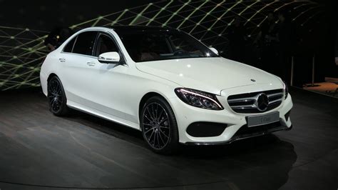 It is available in 9 colors, 4 variants, 3 engine, and 1 transmissions option: NewGadgets.de - NAIAS 2014: Neue Mercedes-Benz C-Klasse ...