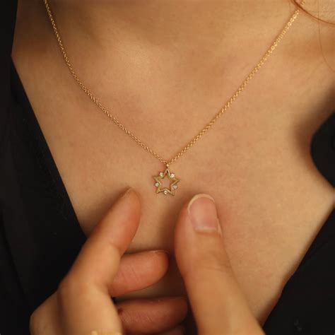14k Gold Star Pendant Necklace With Natural Diamonds Constellation