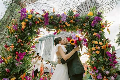 Look Filipino Newlyweds Throw Crazy Rich Asians Themed Wedding