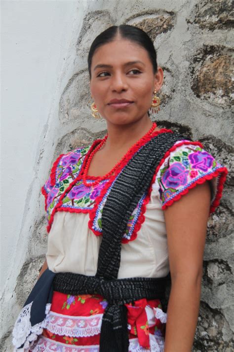 무료 이미지 사람들 소녀 모델 유행 레이디 드레스 여자들 멕시코 아름다움 가난 옥수수 전통 의상 복부