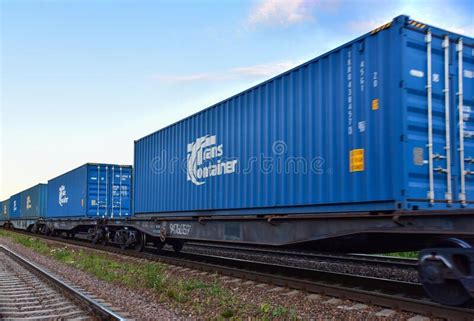 Contenedores De Carga Transporte Pjsc Transcontainer En Tren De Carga