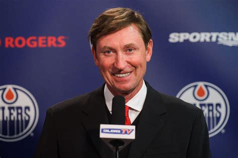 Wayne Gretzky Tells Golfer Dustin Johnson To Shape Up Report New