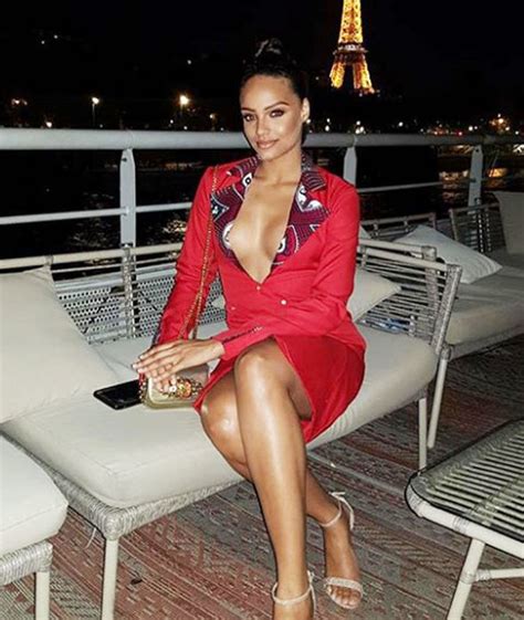 Er ist 22 jahre alt und seine staatsbürgerschaft ist frankreich. Kylian Mbappe girlfriend: Alicia Aylies' flaunts assets on ...