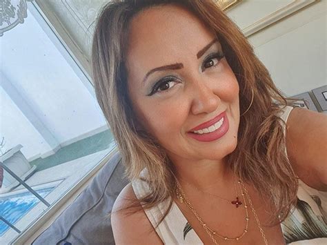 تحدث عمرو سعد عن تغييره لرأيه فيما يتعلق بالحصول على لقاح فيروس كورونا المستجد. زوجة عمرو سعد تهنئ مؤلف فيلم "ستاشر" بعد فوزه بجائزة ...