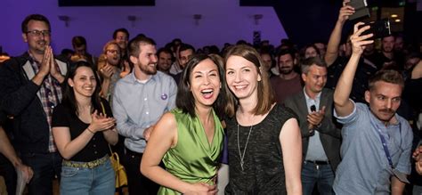 Cseh katalin és donáth anna szerint ugyanis a jogállamisági feltételről szóló rendelet három hét múlva hatályba lép. Itthon: Publicus: Cseh Katalin és Donáth Anna a ...