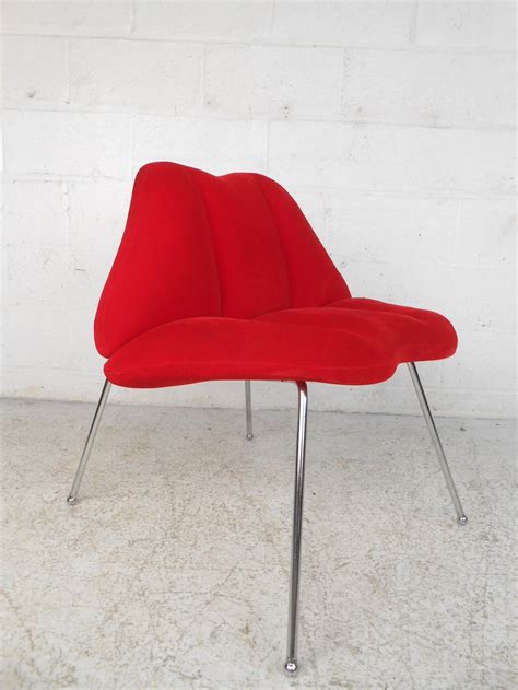 Mid Century Modern Style Lips Chairs At 1stdibs Lip Chair Red Lips Chair