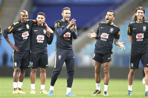 Veja mais ideias sobre seleção brasileira, seleção brasileira de futebol, futebol. Treino da Seleção Brasileira tem horário alterado para às 18h