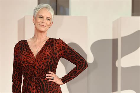 Jamie Lee Curtis Says She Was Embarrassed Filming Her Trading Places Topless Scene And