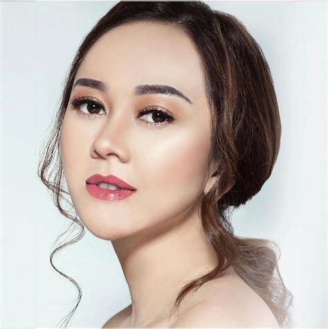 Jun 19, 2021 · vanessa angel dan keluarga kecilnya belum lama ini melancong ke bali. Profil Terlengkap Aura Kasih: Masa Kecil Dan Keluarga, Agama, Perjalanan Karier, Pendidikan ...