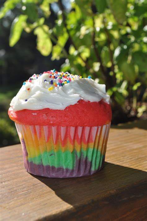 How To Make Beautiful Rainbow Cupcakes Blair Blogs