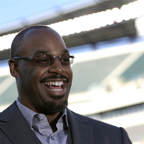 Donovan Mcnabb Says Hes A Hall Of Famer With Numbers Better Than Troy