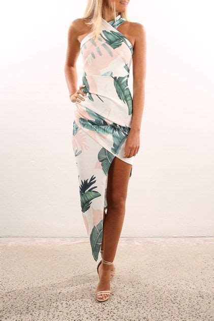 Beach Wear For Wedding Guests A Guests Guide To Beach Wedding Attire