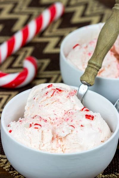 Using color candy melts (i made the one above with wilton candy melts, available at michaels stores), you can customize the cups to match your party or your mood. Christmas Ice Cream Desserts - Pink Lover