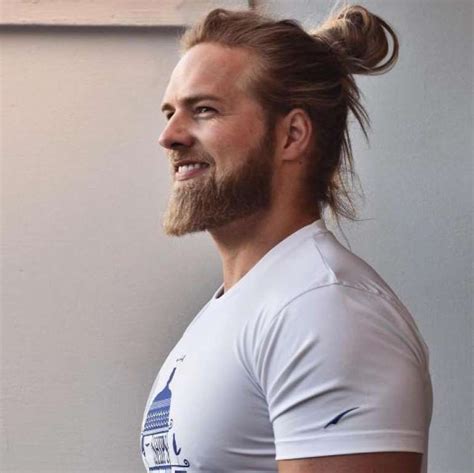 Lasse Matberg El Oficial De Marina De Noruega Que Triunfa Como Vikingo En Instagram Man Bun