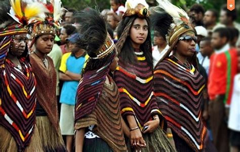 Ini Dia Pakaian Adat Papua Lengkap Dengan Gambarnya