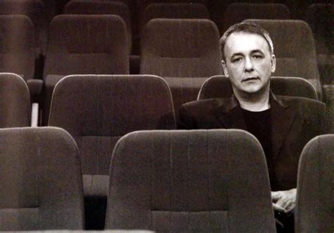 Ο ανδρέας μικρούτσικος παραδέχθηκε πως το ρήγμα με τον τηλεοπτικό σταθμό ξεκίνησε από την διάθεση του ίδιου να καλέσουν τον παίκτη που αποβλήθηκε, λόγω απαράδεκτης φρασεολογίας που. Ανδρεασ Μικρουτσικοσ Παιδια / Epistrefei O Andreas ...