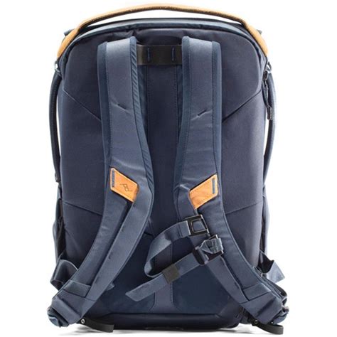 Some months ago he pitched up at a conference i was attending sporting the bag i am reviewing here. Peak Design Everyday Backpack 20L V2 | Camera Backpack ...