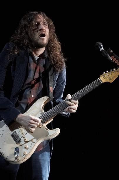 Carly On Twitter John Frusciante Always Looks Horny As Hell On Stage