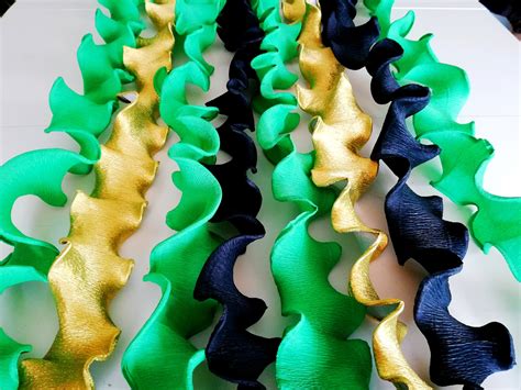 12 Large Crepe Paper Strands Seaweed Streamers Backdrop Wall Etsy