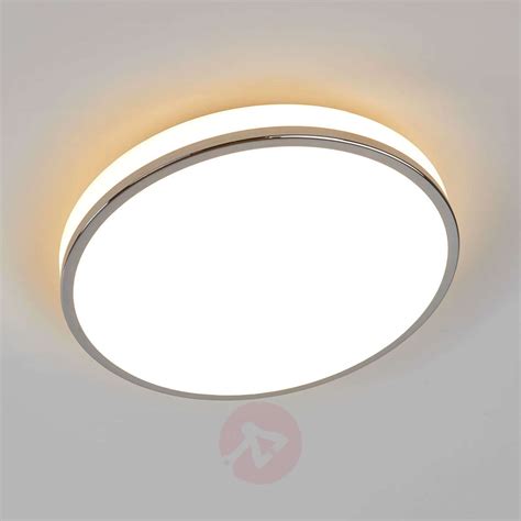 Per chi predilige uno stile industriale invece si potrà scegliere una lampada da soffitto in acciaio, ottone o leghe metalliche. Acquista Lyss - lampada LED da soffitto per bagno cromata ...