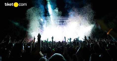 Saking ketatnya memperebutkan tiket konser exo, bahkan ada seorang fans yang berkomentar bahwa ini tidak masuk akal. Siap-Siap Beli Tiket dan Datang ke Konser EXO di Jakarta ...