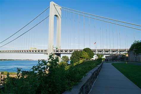 Operates seven bridges, including the verrazano, which was the longest suspension bridge in the world when it opened in 1964 with a toll of just 50 cents. most-s-niz