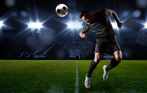 How To Head A Soccer Ball A Soccer Players Complete Guide To The Game
