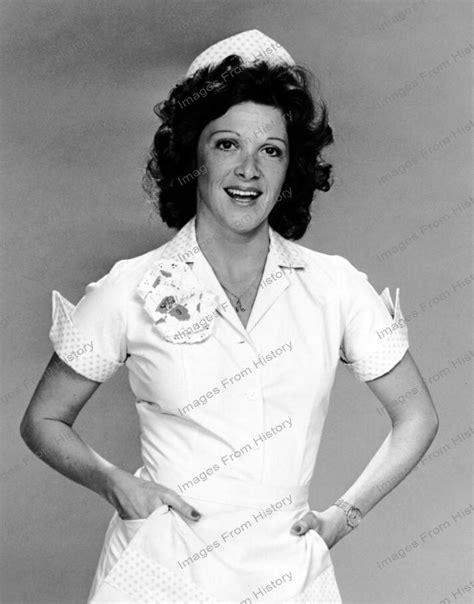 Strax efter klockan två larmades polisen om händelsen. 8x10 Print Linda Lavin Alice 1976 CBS TV #LL737 | eBay