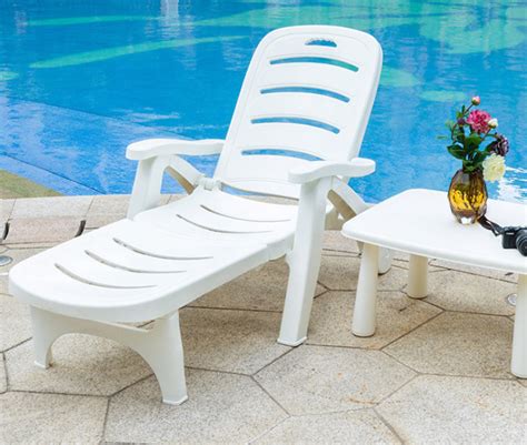 5 Best Pool Lounge Chairs For Your Backyard Of 2023