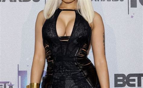 Nicki Minaj Primele Dezvaluiri Dureroase Despre Avortul Facut In