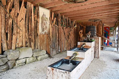 Satellite tv, a work desk and private bathroom are included in each room. Fotostrecke: Balingen: Seerosengarten: Anlage in neuem ...