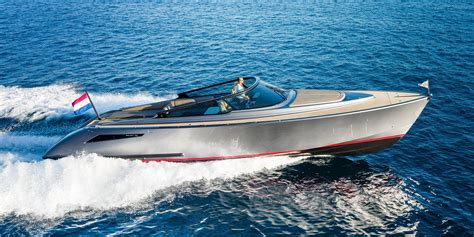 Below deck, the wajer 55s offers accommodation for four. Wajer 55