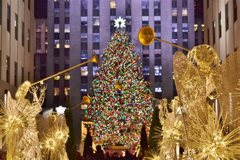 Nyc Celebra Laccensione Dellalbero Di Natale Al Rockefeller Center