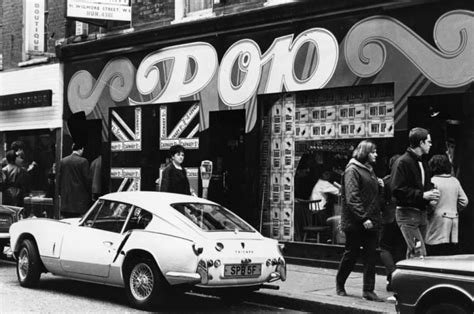 14 Marvellous Photos Of Carnaby Street In The 60s Carnaby Street Carnaby Swinging London