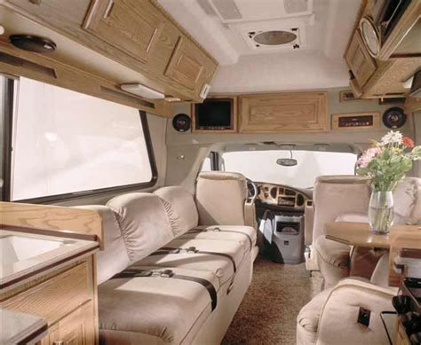 What kind of rv is a chinook class c? 2004_concourse_club.jpg 650×534 pixels | Chinook, Campervan bed, Chinook rv