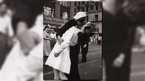 Woman In Iconic Wwii Times Square Kissing Photo Dies