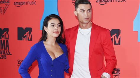 Traumpaar Cristiano Ronaldo And Georgina Verliebt Bei Emas