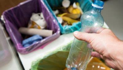 Pencemaran tanah adalah kerusakan dan kontaminasi tanah melalui tindakan langsung dan tidak beberapa sampah seperti plastik, logam, dan karet sulit terurai sehingga berpengaruh terhadap. Pengolahan Sampah Sederhana Rumah Tangga yang Bisa di ...
