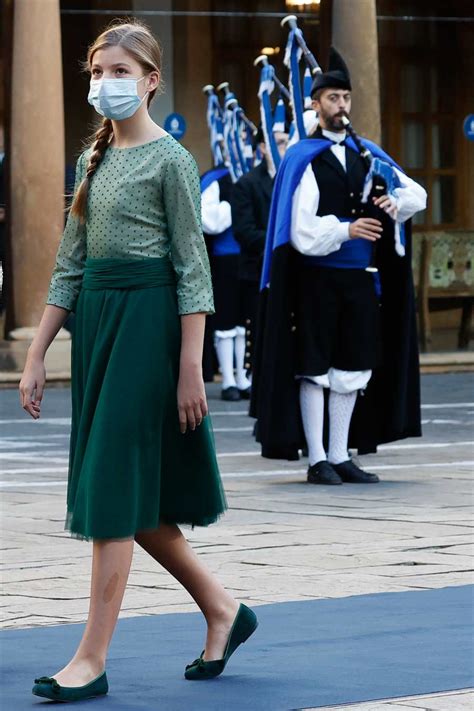 Premios Princesa De Asturias La Infanta Sofía Eclipsada Por Su Hermana Leonor