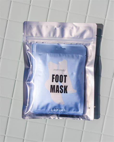 10 Best Korean Foot Masks For Relaxing And Rejuvenating Your Feet