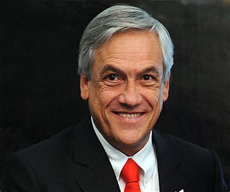 Sebastián piñera en noche de gigantes (1980). Piñera llama delincuentes a estudiantes y amenaza con ...