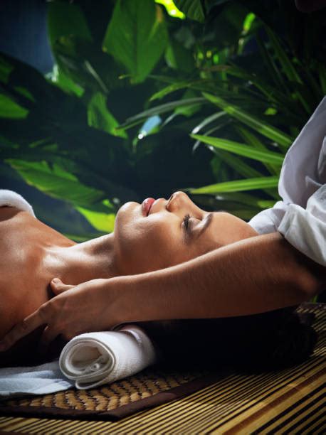 150 Massage Polynésien Photos Taleaux Et Images Libre De Droits Istock