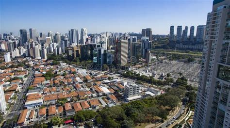 Vista Aérea De La Ciudad Del Sao Paulo Brazil Vecindad De Itaim Bibi