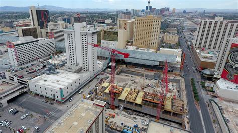 Downtown Las Vegas Hotel Project Going Vertical — Video Las Vegas