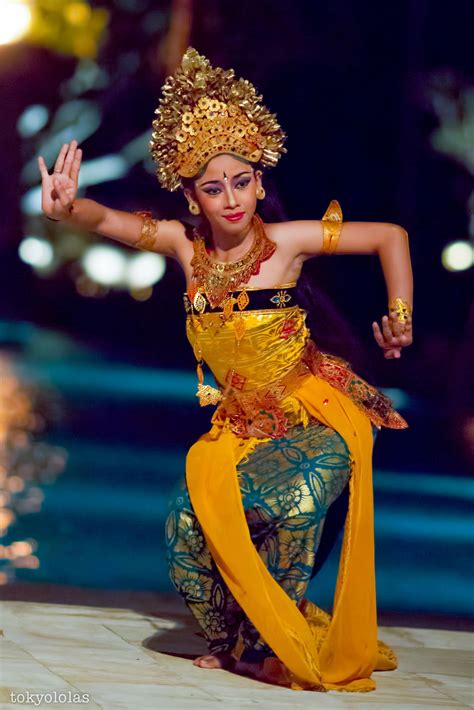 Legong Dance Dancing Poses Bali Girls Native Wears World Dance