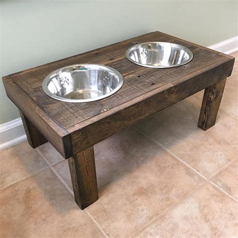 Generally speaking, elevated or raised dog bowls are better than conventional types of feeding accessories. DIY Raised dog bowls / pet feeder - dog bowl holder ...