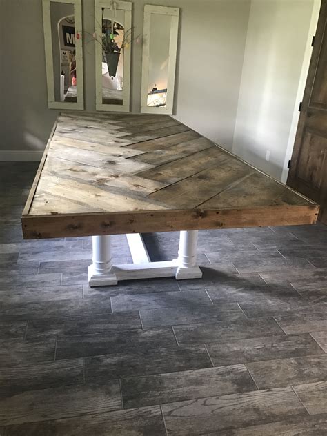 Wood quality varies, so pick over the lumber for flat, straight boards that are free of large or loose knots. Herringbone table top. | Diy dining room table, Farmhouse dining table, Diy dining room